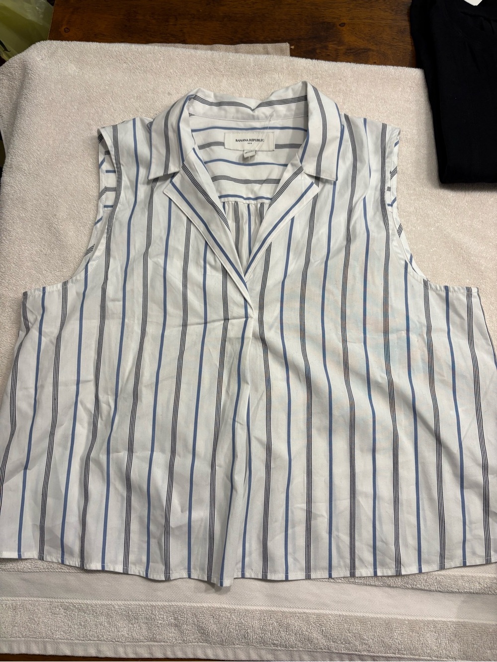 Banana Republic Sleeveless Blue Stripe Collared Top M